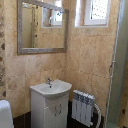 зґарда 아파트 야렘체